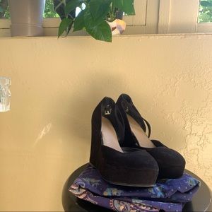 Sold on Depop: Black wedges, ankle strap, like suede. Adorable!